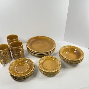 Vintage Celtic Connemara Irish Stoneware 30-Piece Dinnerware Set - Service for 6